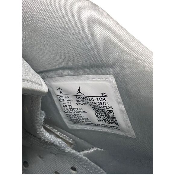 Nike Air Jordan Women’s Size 6 Retro 6 Mint Foam Sneakers High Top Shoes - Picture 9 of 9